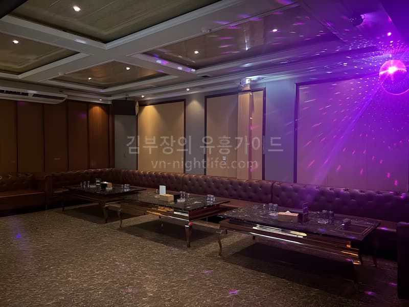 다낭 아우디 가라오케 VIP룸