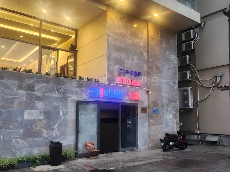 다낭 BMW 가라오케 출입구